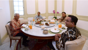 Presiden Jokowi Makan Siang Bersama Tiga Capres