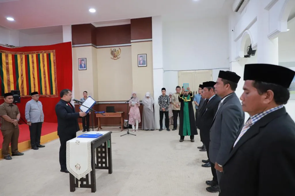 Muhammad Iswanto Rotasi Lima Kadis di Aceh Besar