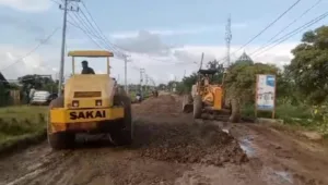 Respon Keluhan Masyarakat, Pemkab Aceh Besar Tangani Secara Darurat Jalur Limpok-Cot Iri