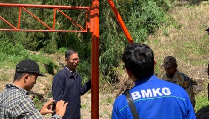 Antisipasi Banjir Bandang, BNPB Pasang Alat Peringatan Dini di Sumatra Barat