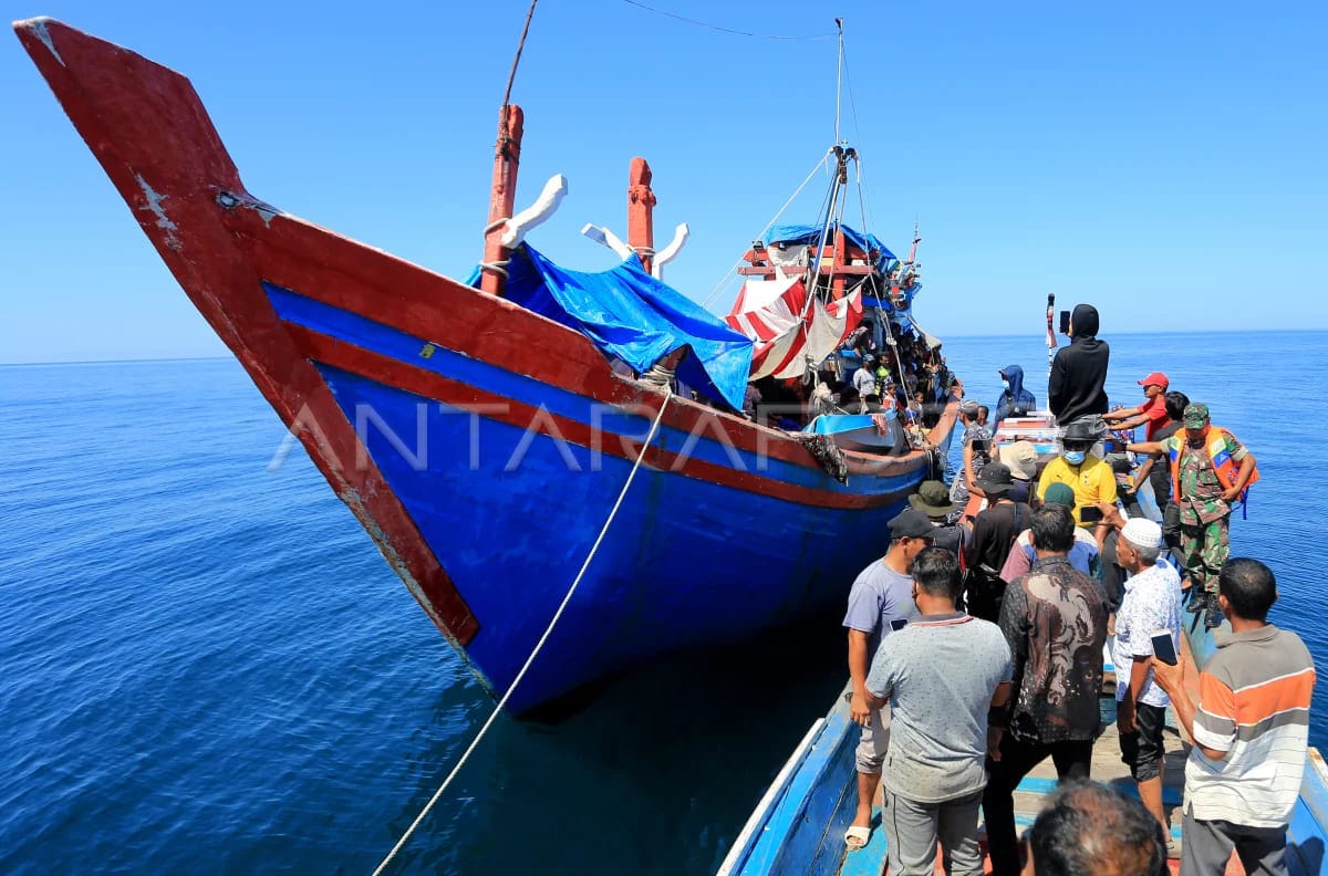 91 Imigran Rohingya Direlokasi ke Penampungan di Aceh Timur