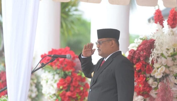 Pj Gubernur Safrizal Pimpin Upacara Peringatan Hari Pahlawan 2024 di Aceh