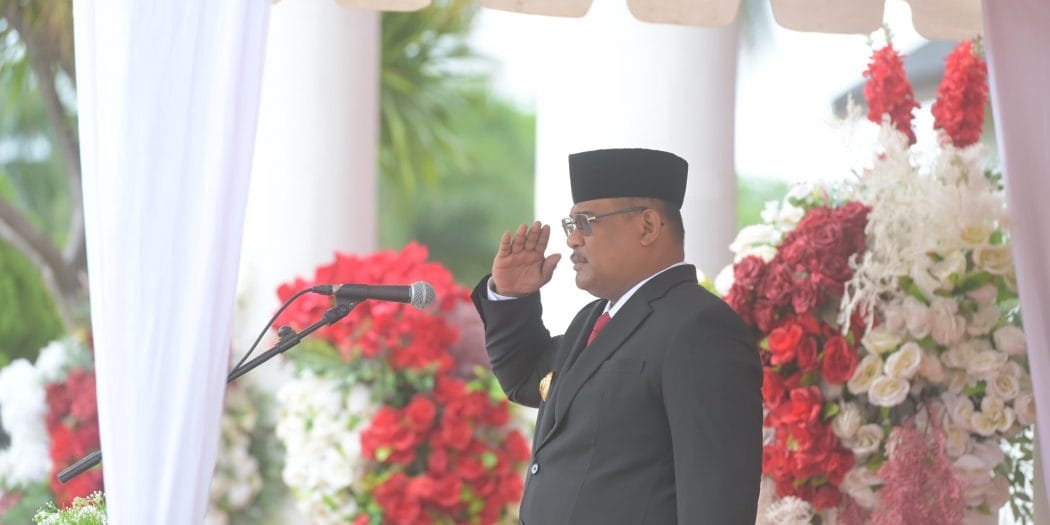 Pj Gubernur Safrizal Pimpin Upacara Peringatan Hari Pahlawan 2024 di Aceh