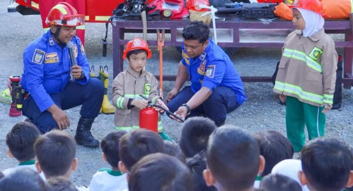 Edukasi Sejak Dini, Murid TK Kartika Banda Aceh Belajar Jadi Petugas Damkar