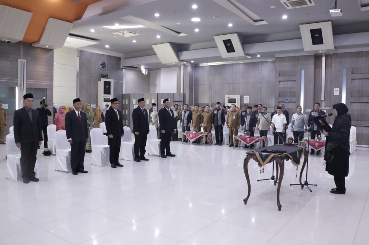 Illiza Lantik 5 Pejabat Eselon II