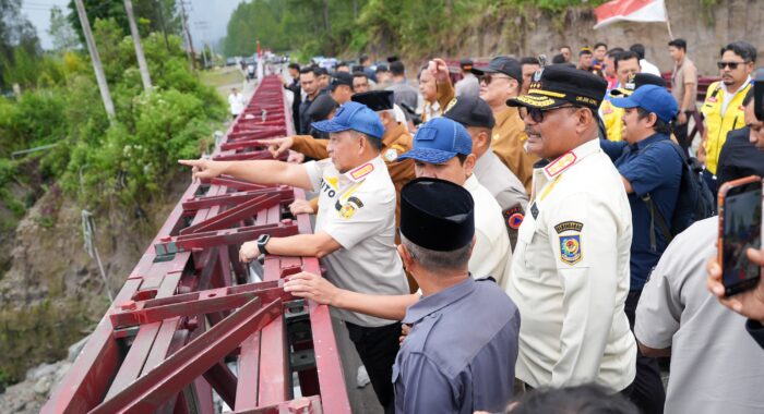 Safrizal Dampingi Mendagri Tito Tinjau Lokasi Bencana di Gayo