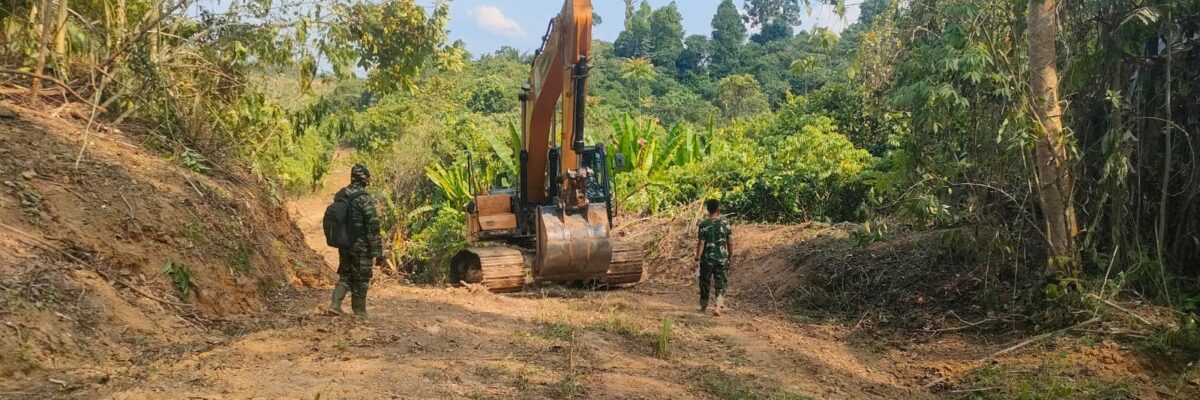 TMMD ke-128 Kodim 0117/Aceh Tamiang Trobos Hutan, Pembangunan Jalan 12 Km di Suka Makmur Dikebut