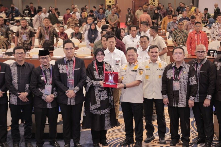 Raker Apeksi Komwil I di Banda Aceh bahas tekanan fiskal, perubahan iklim, dan kolaborasi antar kota. Illiza tekankan pentingnya kota tangguh dan adaptif di era global.