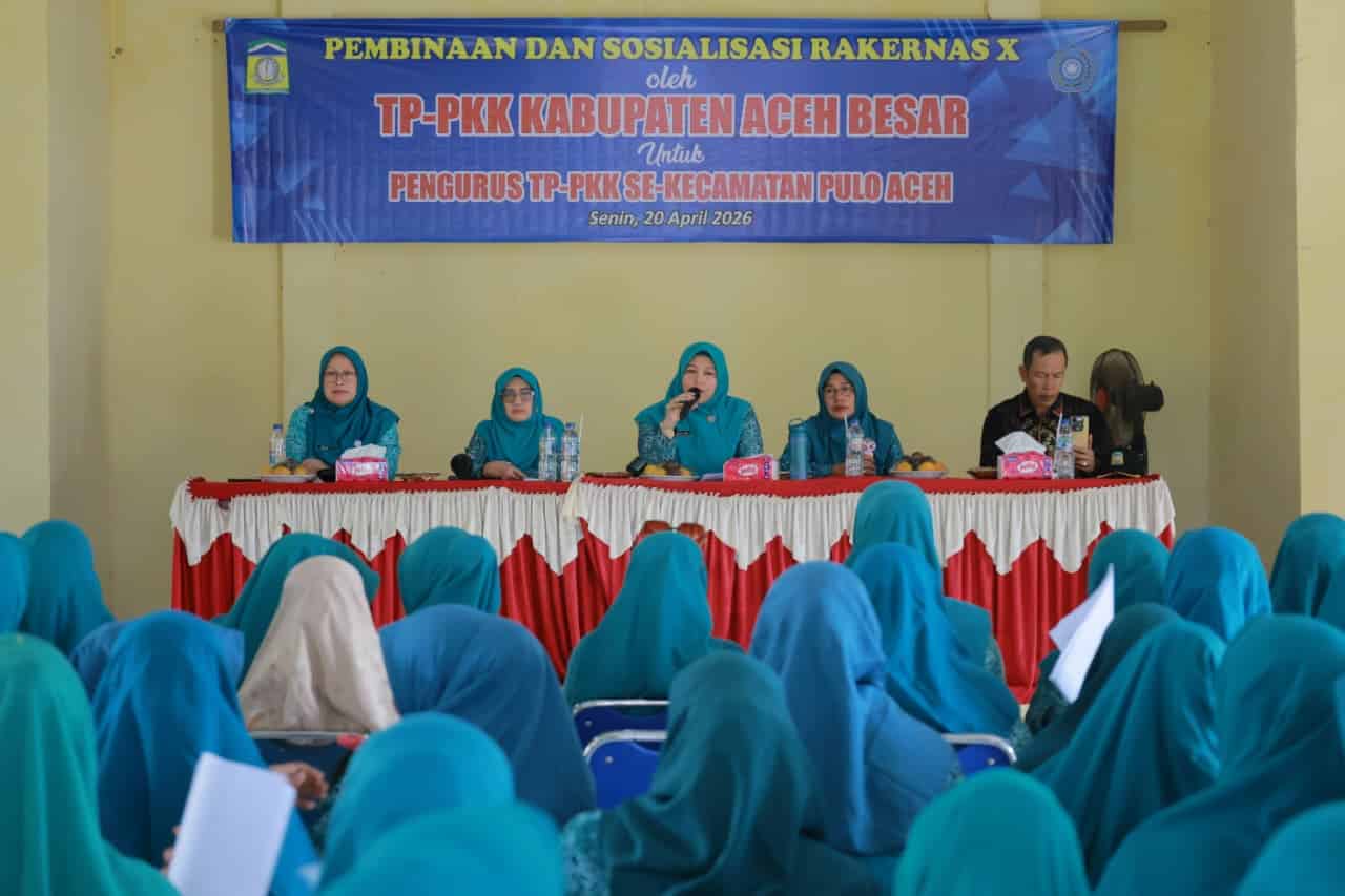 TP PKK Aceh Besar gelar sosialisasi Rakernas X di Pulo Aceh dan salurkan bantuan sembako untuk warga serta lansia.