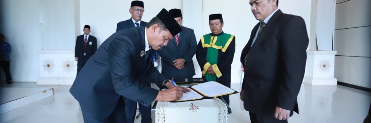 Wabup Syukri Lantik Tiga Administrator Aceh Besar, Dorong Penyegaran Birokrasi