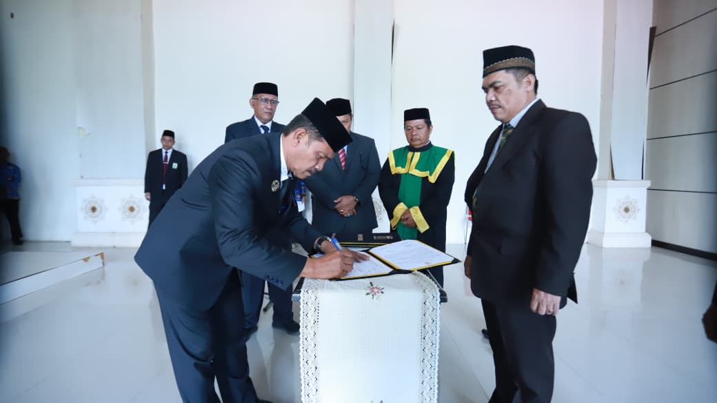 Wabup Syukri Lantik Tiga Administrator Aceh Besar