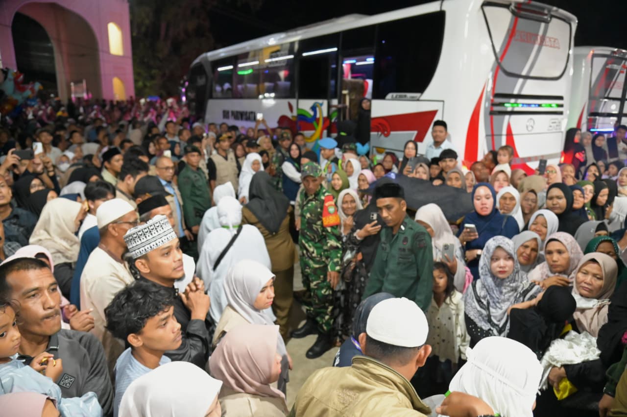 314 CJH Aceh Besar kloter II diberangkatkan dari Masjid Sibreh