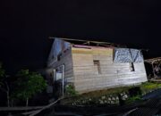 Angin kencang merusak rumah warga di Gampong Kayee Lee
