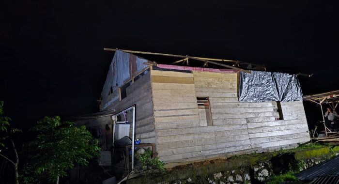 Angin Kencang Terjang Rumah Warga di Ingin Jaya Aceh Besar, Atap Rumah Terhempas 30 Meter