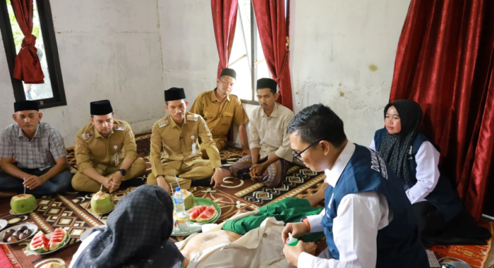 Bupati Aceh Barat Berkantor Sehari di Gampong, Dekatkan Pelayanan Langsung ke Masyarakat