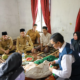 Bupati Aceh Barat, Tarmizi bersama Said Fadheil di Gampong Peulanteu SP