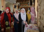Ketua Dekranasda Aceh Selatan Kunjungi Sentra IKM Aceh Besar, Perkuat Kolaborasi Pengrajin Lokal