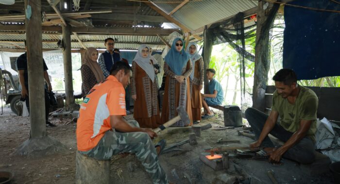 Rita Mayasari Dorong Regenerasi Perajin Rencong, Jaga Warisan Tanoh Rencong Tetap Hidup