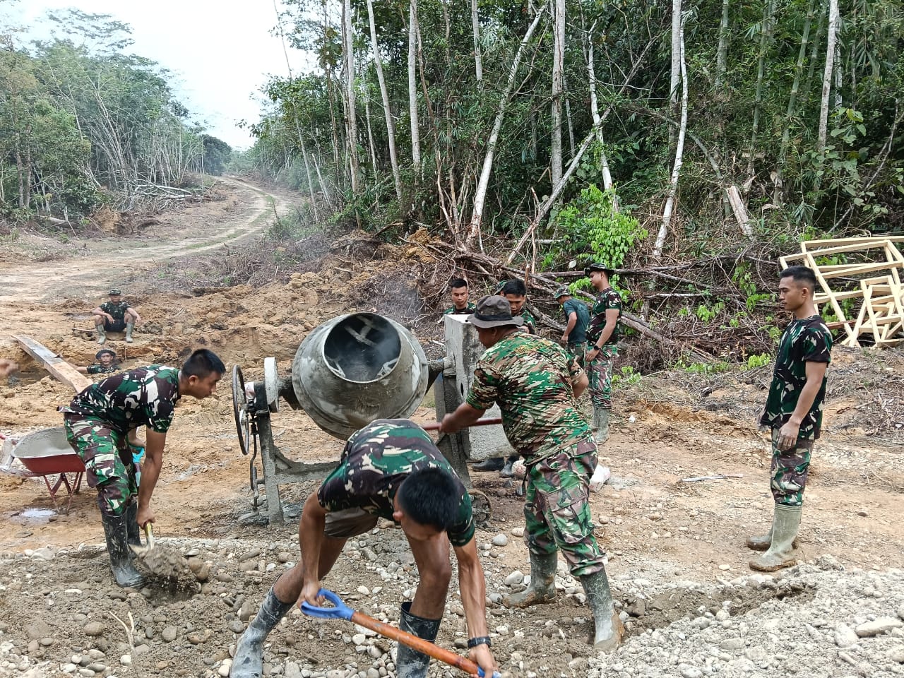 Satgas TMMD ke-128 Kodim 0117/Aceh Tamiang percepat pembangunan infrastruktur di Desa Suka Makmur