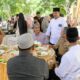 Wabup Aceh Besar H Syukri mengajak masyarakat menjaga persatuan dan kebersamaan saat open house Idul Adha 1447 H di Blang Bintang.