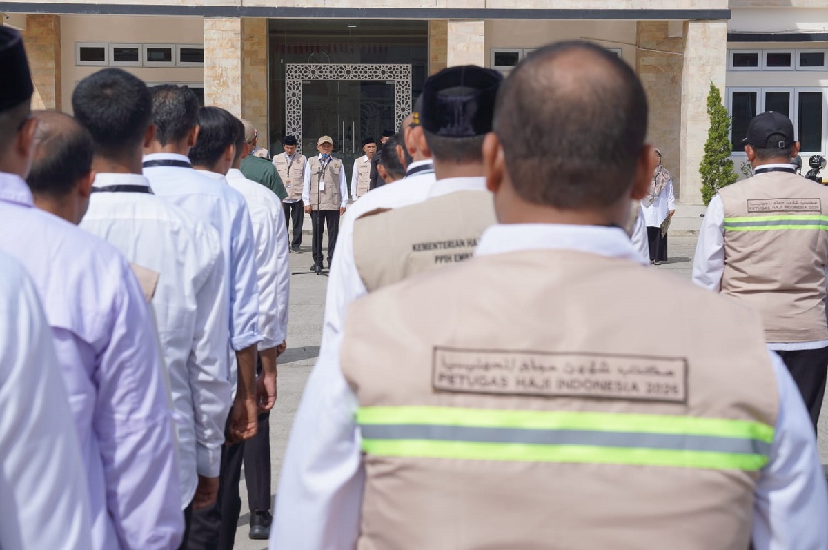 Pelaksanaan upacara apel siaga panitia embarkasi haji Aceh