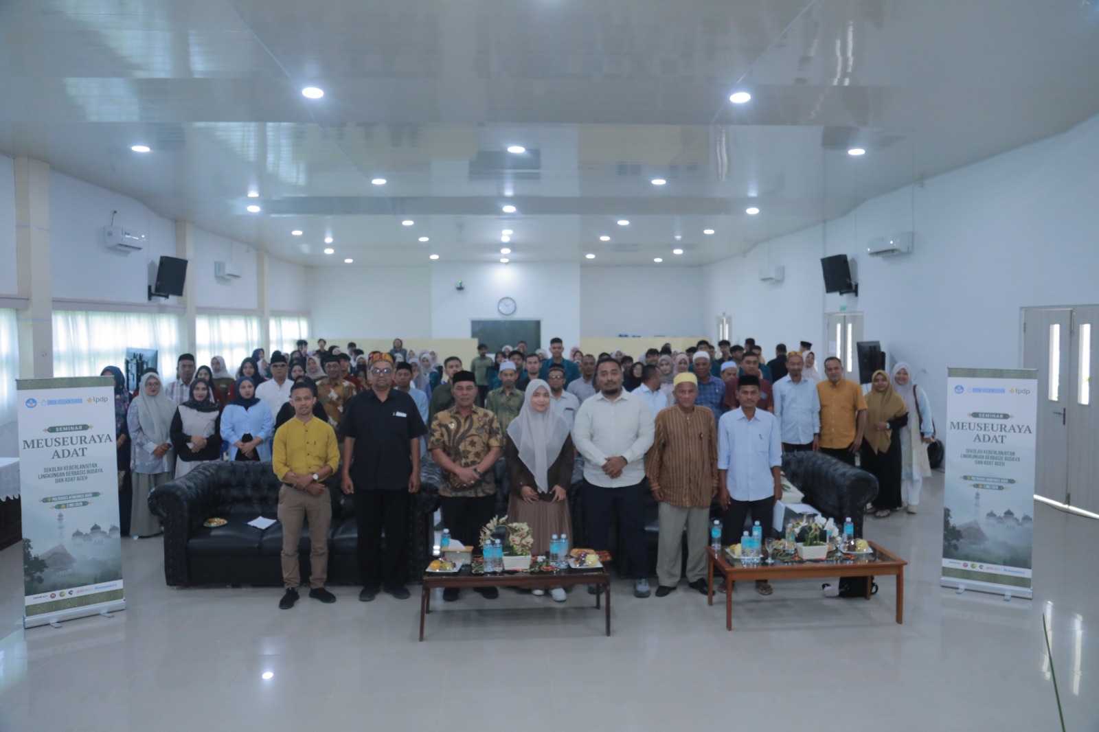 Bupati Aceh Besar tegaskan bahasa Aceh sebagai identitas yang harus dijaga