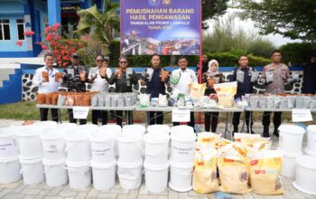 KKP Musnahkan Satu Ton Pakan
