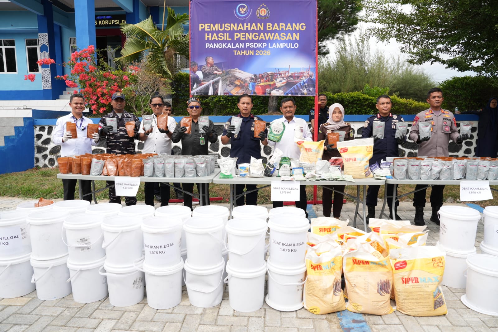 KKP Musnahkan Satu Ton Pakan